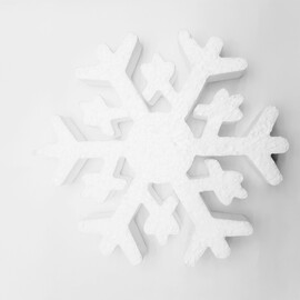 Снежинка из пенопласта 1 (d15см)